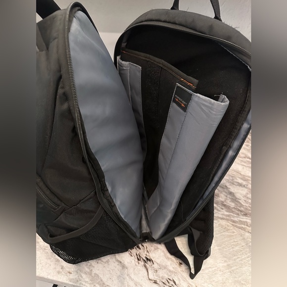 Samsonite Classic Business Perfect Fit Backpack - Picture 6 of 8